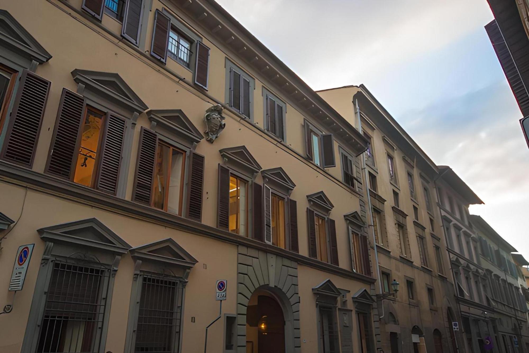 Lungarno Ponte Vecchio Hotel Florenţa Exterior foto